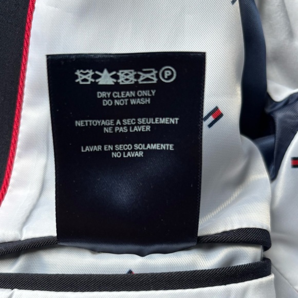 Tommy Hilfiger Boys' Bi-Stretch Alexander Blazer with Pocket Square Navy | 18 - Picture 9 of 12